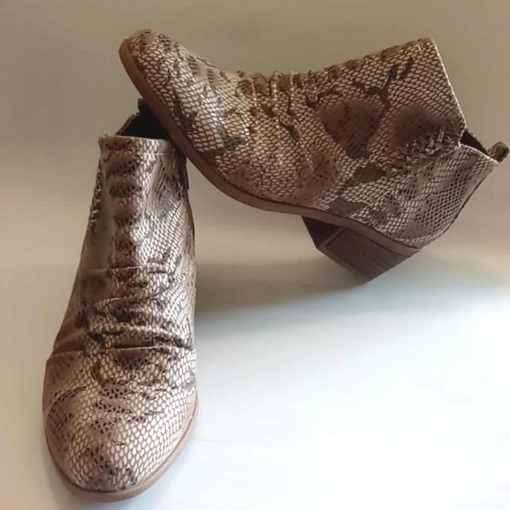 Baretraps Python Print Ankle Booties Sz 7.5 - image 1